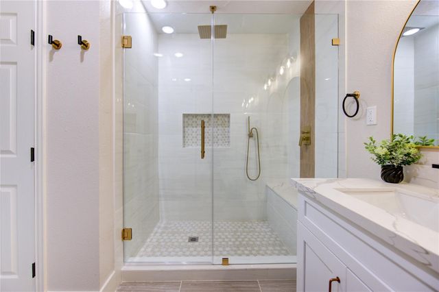 3221 Durhill Street, Houston, TX 77025