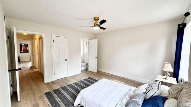 3221 Durhill Street, Houston, TX 77025