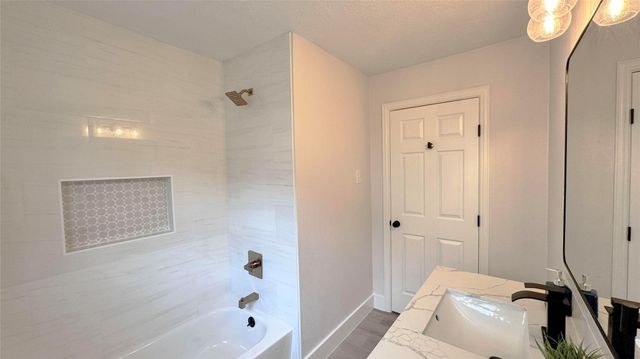 3221 Durhill Street, Houston, TX 77025