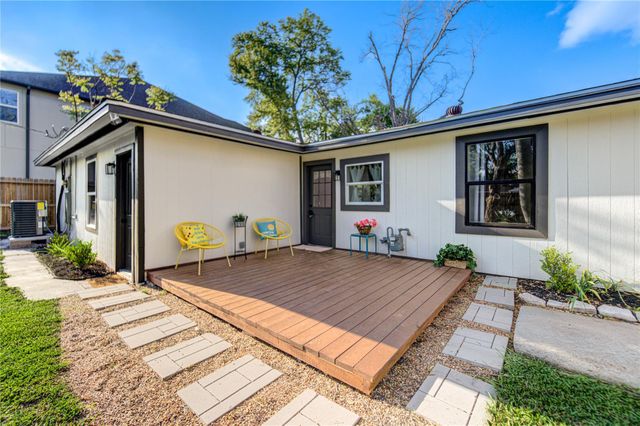 3221 Durhill Street, Houston, TX 77025