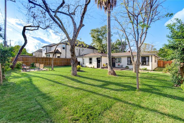 3221 Durhill Street, Houston, TX 77025