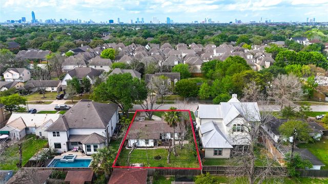 3221 Durhill Street, Houston, TX 77025