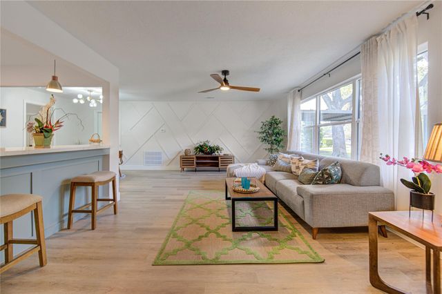 3221 Durhill Street, Houston, TX 77025