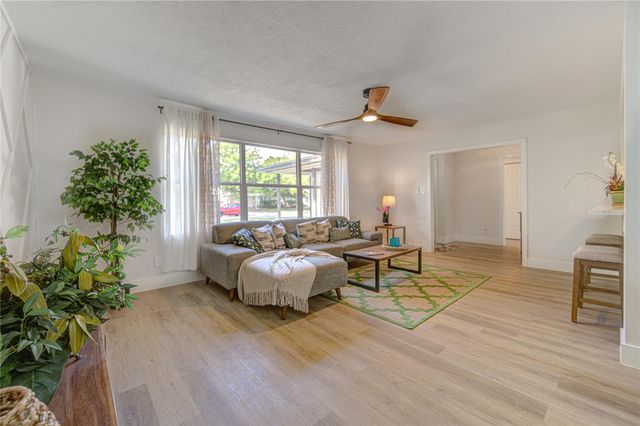 3221 Durhill Street, Houston, TX 77025