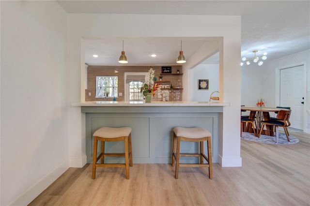 3221 Durhill Street, Houston, TX 77025