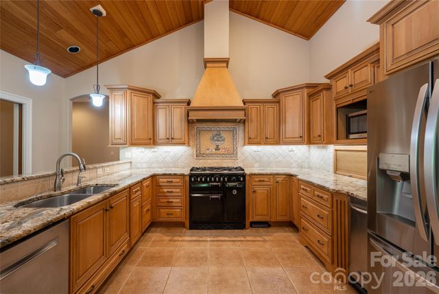 3999 Laurel Park Highway, Hendersonville, NC 28739