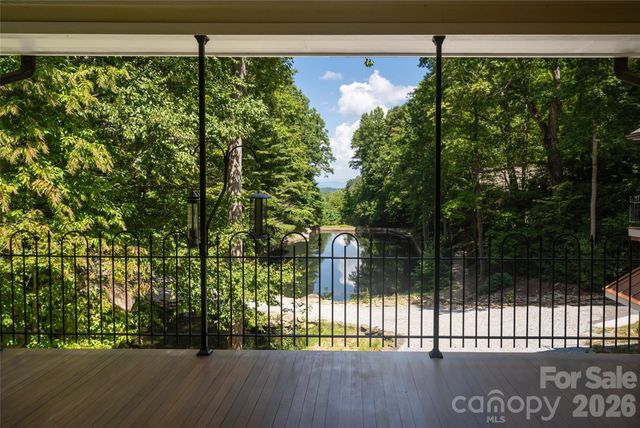 3999 Laurel Park Highway, Hendersonville, NC 28739