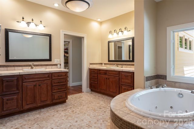 3999 Laurel Park Highway, Hendersonville, NC 28739
