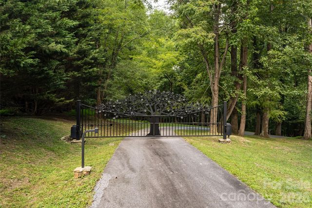 3999 Laurel Park Highway, Hendersonville, NC 28739