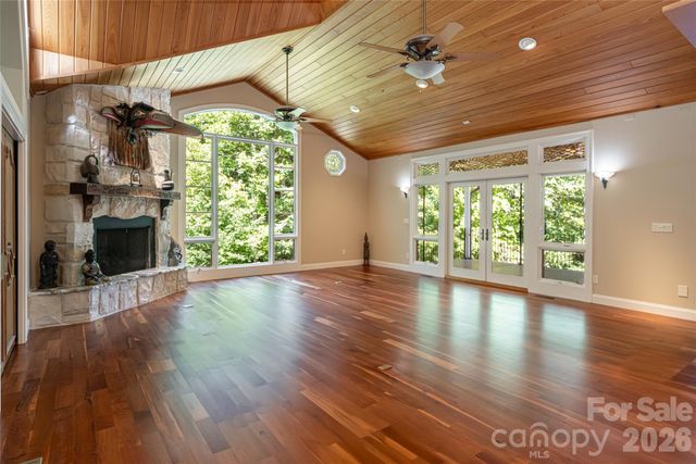 3999 Laurel Park Highway, Hendersonville, NC 28739