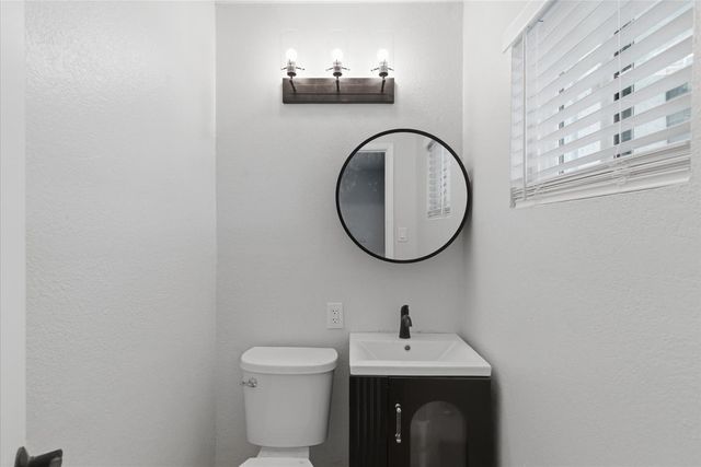 6622 W Peck Drive, Glendale, AZ 85301