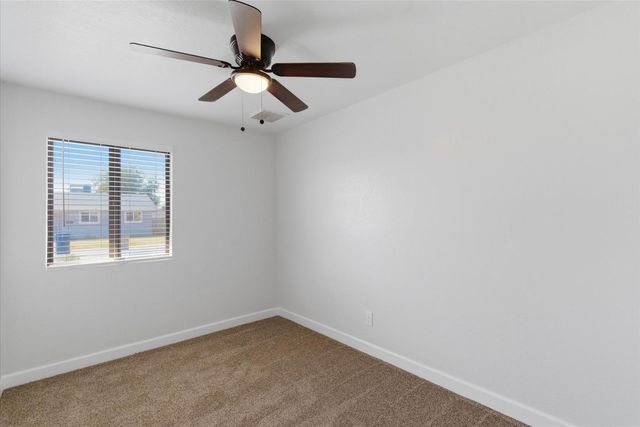 6622 W Peck Drive, Glendale, AZ 85301