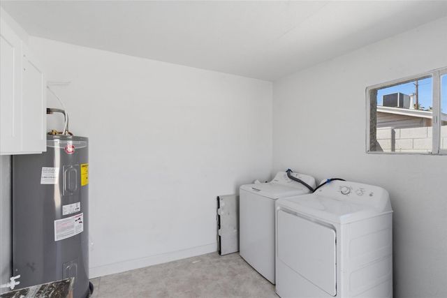 6622 W Peck Drive, Glendale, AZ 85301