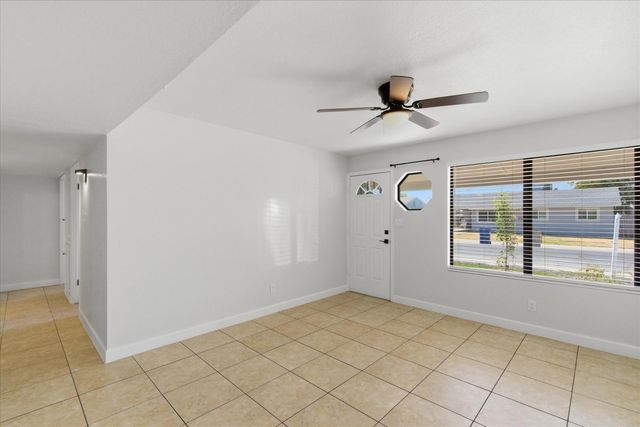 6622 W Peck Drive, Glendale, AZ 85301