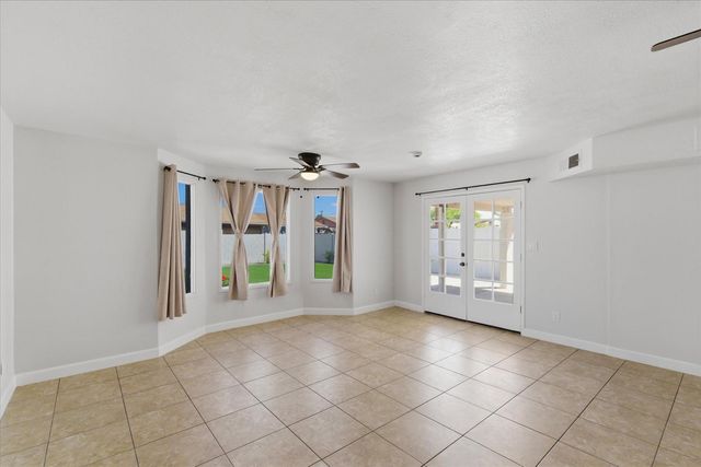 6622 W Peck Drive, Glendale, AZ 85301