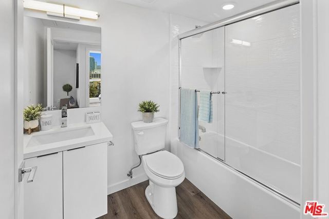 2783 Francis Avenue 609, Los Angeles, CA 90005