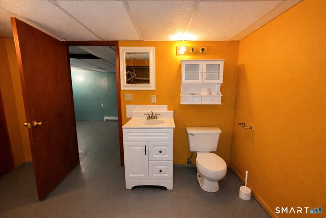 53 Farmstead Circle, Bloomfield, CT 06002