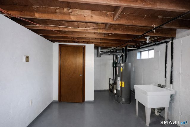 53 Farmstead Circle, Bloomfield, CT 06002