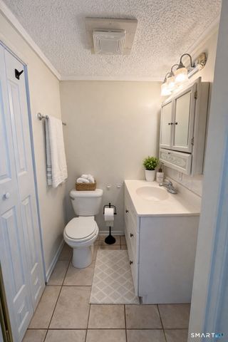 53 Farmstead Circle, Bloomfield, CT 06002