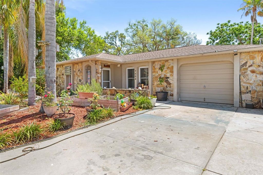 7458 GATES CIRCLE, Spring Hill, FL 34606