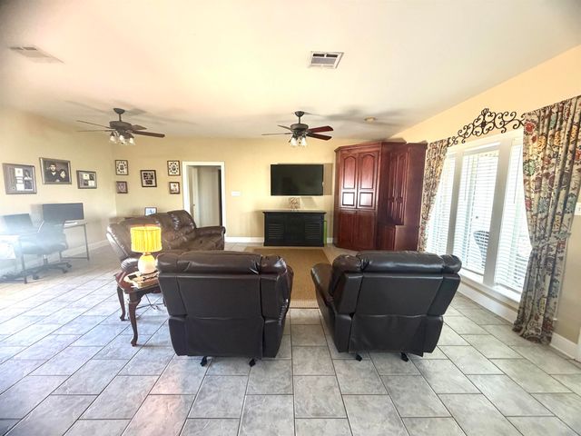 147 West 40th Street, Cut Off, LA 70345