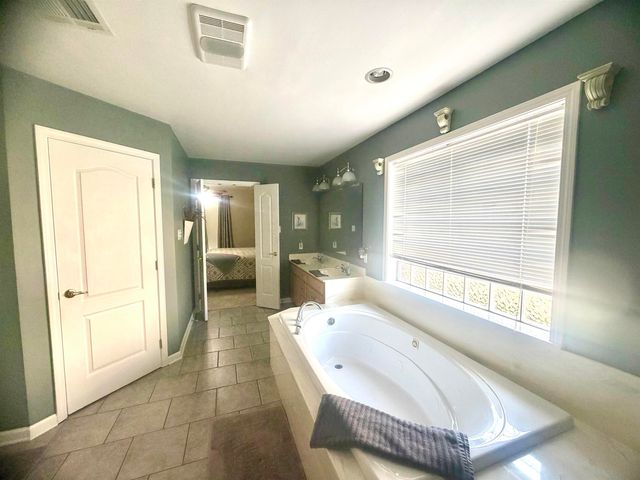 147 West 40th Street, Cut Off, LA 70345