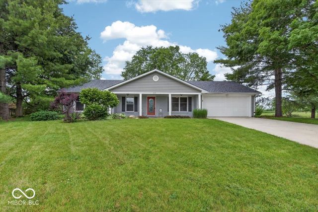 909 Cardinal Drive, Zionsville, IN 46077