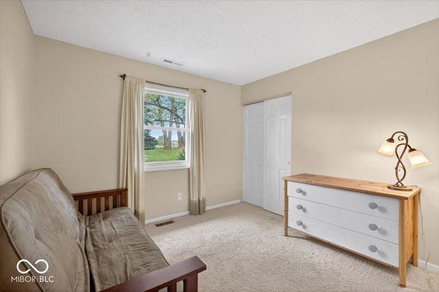 909 Cardinal Drive, Zionsville, IN 46077