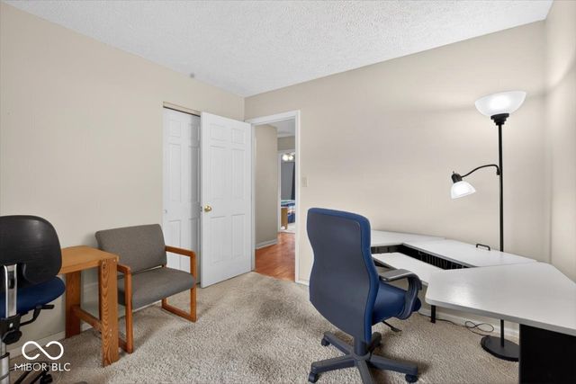 909 Cardinal Drive, Zionsville, IN 46077