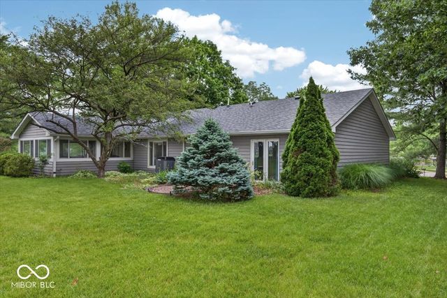 909 Cardinal Drive, Zionsville, IN 46077