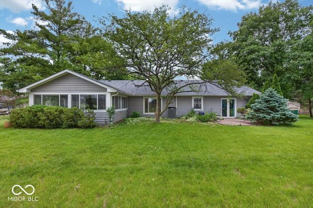 909 Cardinal Drive, Zionsville, IN 46077