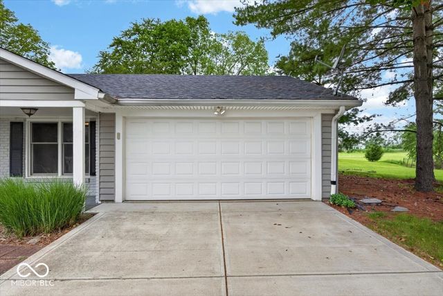 909 Cardinal Drive, Zionsville, IN 46077