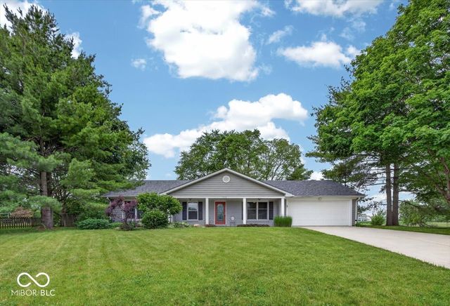 909 Cardinal Drive, Zionsville, IN 46077