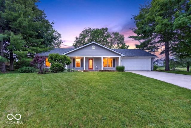 909 Cardinal Drive, Zionsville, IN 46077