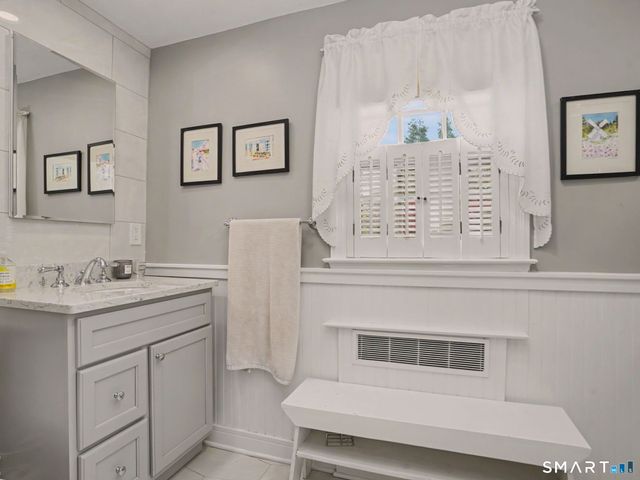 20 Chelsea Street, Fairfield, CT 06824
