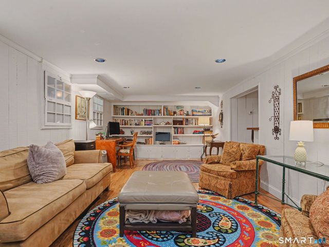 20 Chelsea Street, Fairfield, CT 06824