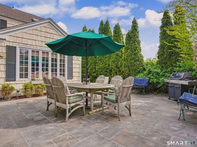 20 Chelsea Street, Fairfield, CT 06824