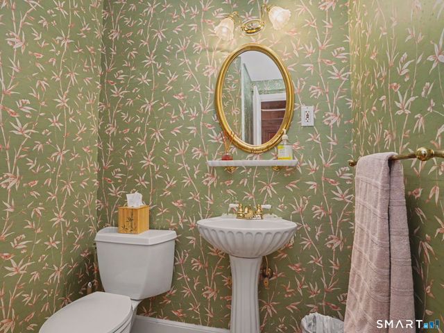 20 Chelsea Street, Fairfield, CT 06824