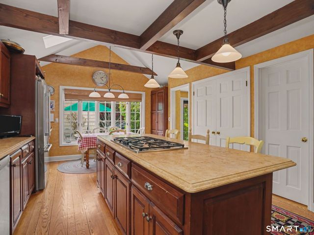 20 Chelsea Street, Fairfield, CT 06824