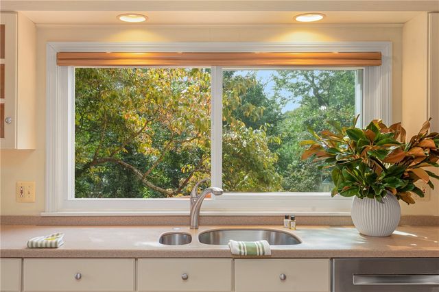 102 Edgewater Road, Narragansett, RI 02882