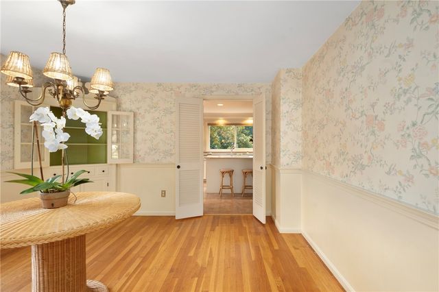 102 Edgewater Road, Narragansett, RI 02882