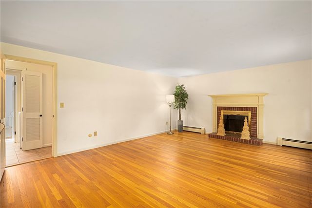 102 Edgewater Road, Narragansett, RI 02882