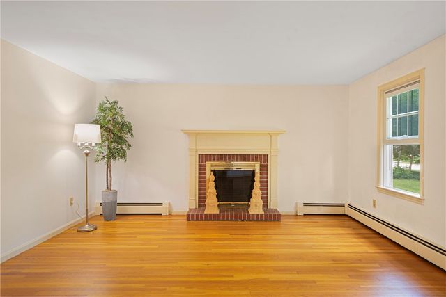 102 Edgewater Road, Narragansett, RI 02882