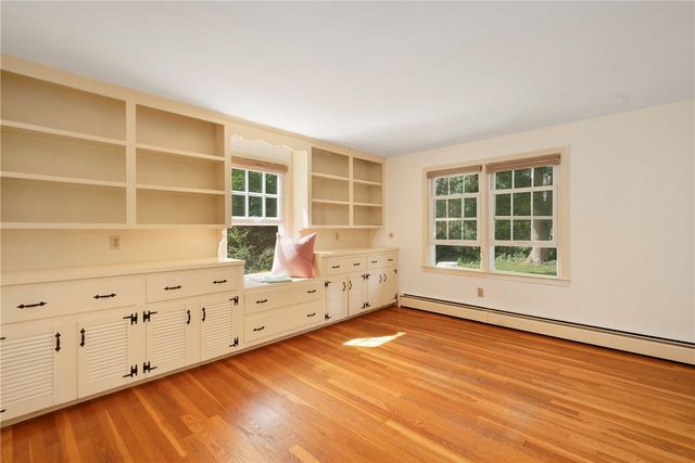 102 Edgewater Road, Narragansett, RI 02882