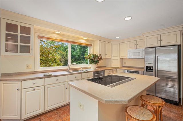 102 Edgewater Road, Narragansett, RI 02882