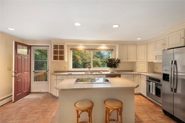 102 Edgewater Road, Narragansett, RI 02882