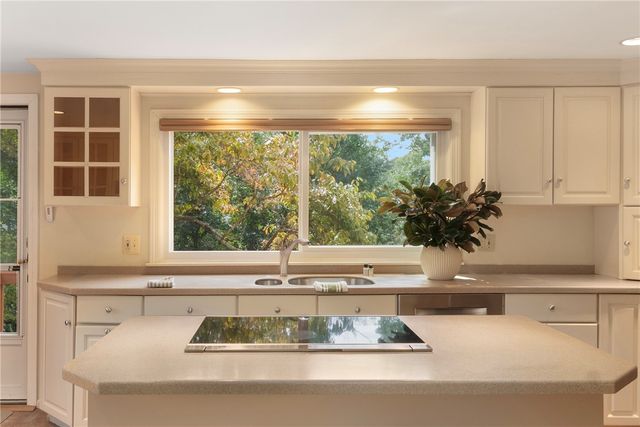 102 Edgewater Road, Narragansett, RI 02882