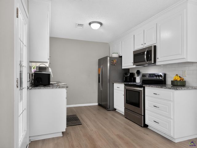 108 Langdon Ct, Bonaire, GA 31005