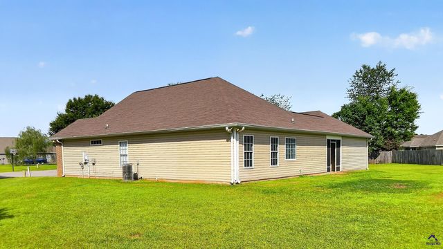 108 Langdon Ct, Bonaire, GA 31005