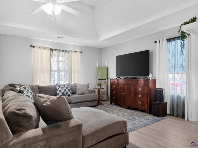 108 Langdon Ct, Bonaire, GA 31005